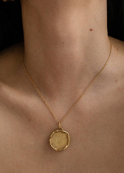 Classic Coin Necklace 01